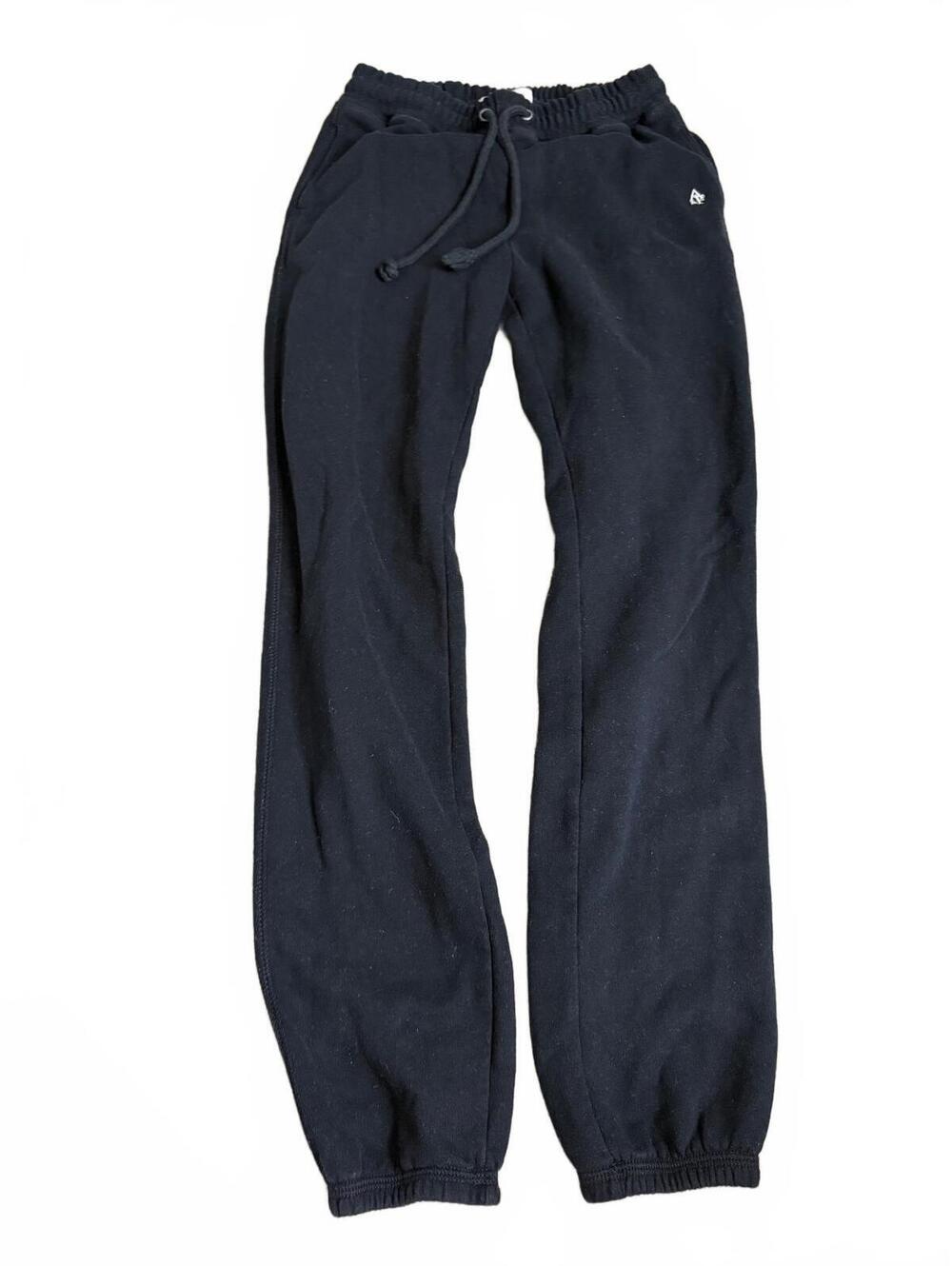 Abercrombie fitch black ankle crop sweatpants XXS great condition